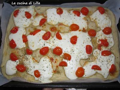 Pizza e pane: Focaccia allo stracchino e pomodorini con lievito madre 2