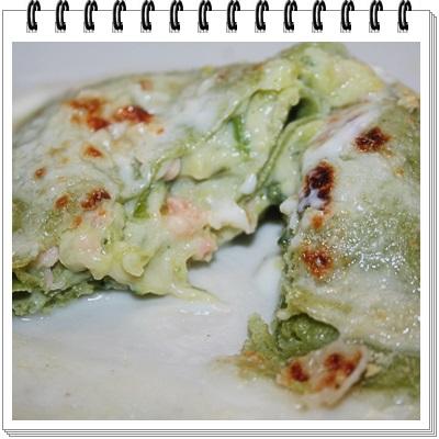 Cannelloni di crespelle verdi al salmone e zucchine