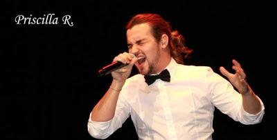 Valerio Scanu Live in Acustico - Teatro Elfo di Milano: basta pregiudizi!