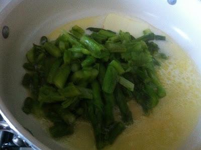 Cavatelli con crema di asparagi e gamberetti