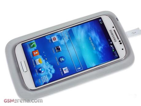 Samsung rende disponibile il kit di ricarica Wireless per Galaxy S4