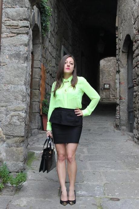 Giallo Stabilo e peplum skirt Out-fit