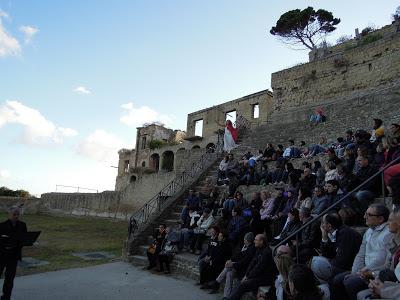 Suggestioni all'imbrunire al parco archeologico Pausilypon di Napoli