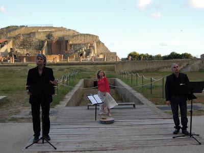 Suggestioni all'imbrunire al parco archeologico Pausilypon di Napoli