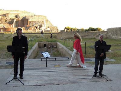 Suggestioni all'imbrunire al parco archeologico Pausilypon di Napoli