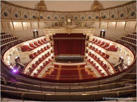 Teatro-petruzzelli-bari_interno