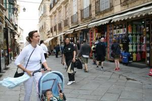 Tropea, turisti in shopping