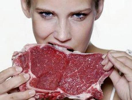 Il corpo umano non è anatomicamente e fisiologicamente adatto al consumo di carne