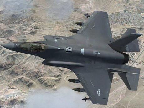 F-35, Joint Strike Fighters:  i cacciabombardieri più cari della storia è meglio lasciarli dove sono