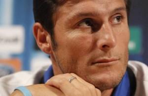 epa02301543 Inter Milan's player Javier Zanetti attends a press conference in Monaco, Monaco, 26 August 2010. Italian club FC Inter Milan will face Spanish club Atletico Madrid in UEFA Super Cup match in Monaco on 27 August 2010.  EPA/GUILLAUME HORCAJUELO