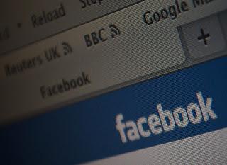 Come nascondere attività recenti, commenti, Mi piace, sondaggi e amicizie su Facebook home page