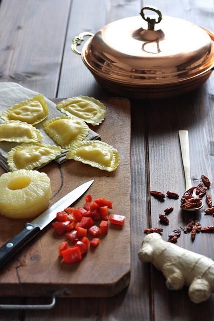 2 GP gamberi e granchio con ananas, zenzero e peperoncino preparazione