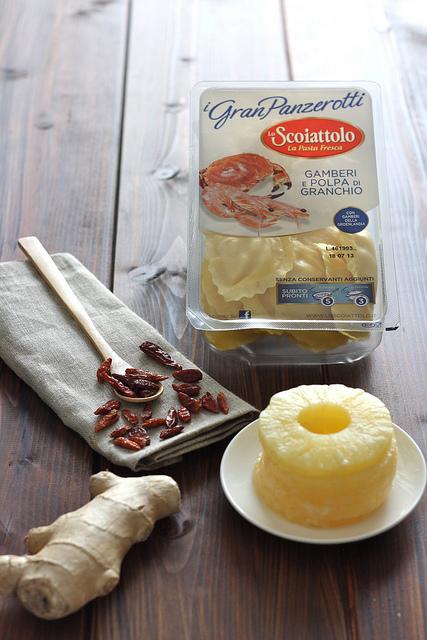 1 GP gamberi e granchio con ananas, zenzero e peperoncino ingredienti