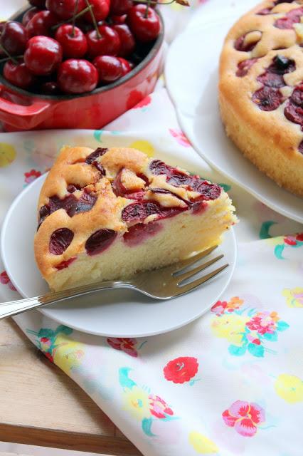 Torta di ciliegie all'acqua