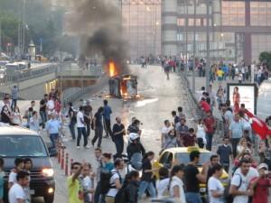 Turchia, piazza Taksim, Erdogan, Gezi, Akp, scontri, folla