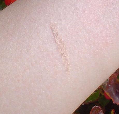 Evviva il sole: swatches, swatches e ancora swatches! (parte 1: Famous Cosmetics)