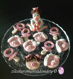 Cake topper e biscotti per Maria Vittoria