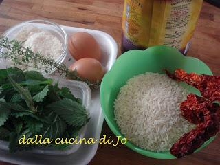 Frittelline di basmati, ortiche e cruschi