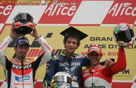 rossi mugello 20051 ROSSI E  IL MUGELLO DELLE 7 VOLTE, NEL GIORNO DI LORENZO