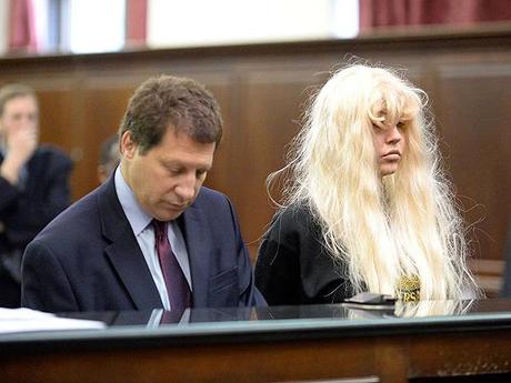 Amanda Bynes arrestata a NY: Lindsay Lohan levati