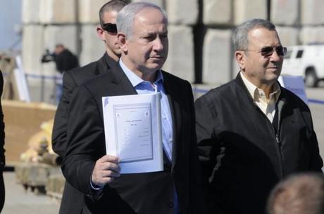 Il primo ministro israeliano Benjamin Netanyahu (sinistra) ed il ministro della difesa Ehud Barak (destra)