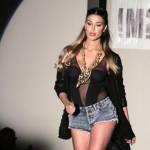 Belen Rodriguez, fisico mozzafiato, sfila per la sua linea di moda “!m?erfect”