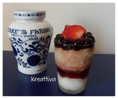 Semifreddo di crema di latte yogurt e amarene