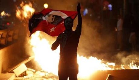 La Turchia brucia, continuano le proteste