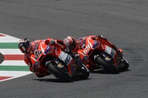 Andrea Dovizioso (04), Nicky Hayden (69) _TI87527