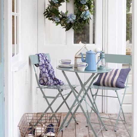 Rustic garden dining area -shabby&countrylife.blogspot.it
