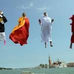 Biennale: Li Wei, 5 foto in volo su Venezia