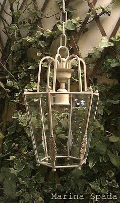 Un lampadario per il porticato