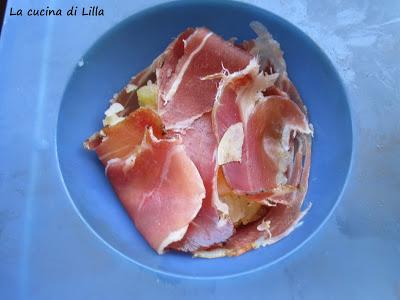 Antipasti: Cestini di speck con patate e formaggio