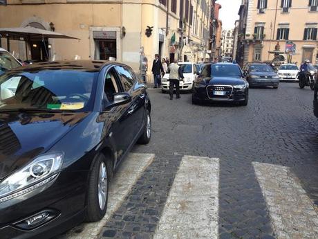 Inaugurati dopo 5 anni di governo Alemanno 300 metri di tram. E tutt'intorno il disastro, ecco le foto