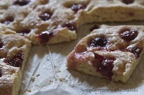 focaccia con ciliegie