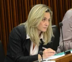 capogruppo grillina giallo della laurea 