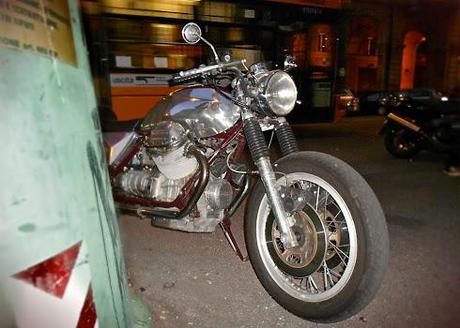 Guzzi cafe streetshot