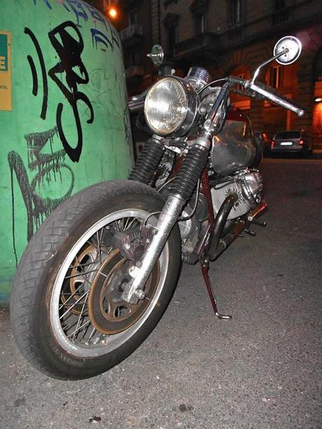 Guzzi cafe streetshot