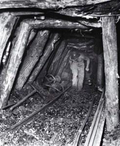  Lavoro in miniera