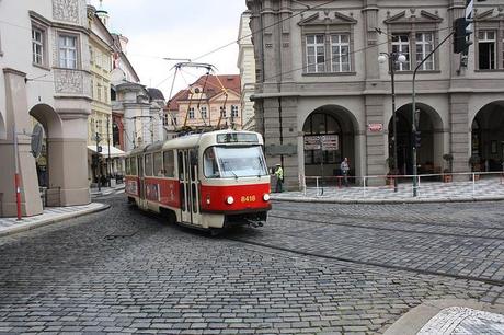 Un tram per le strade di Praga (foto di taudorf)