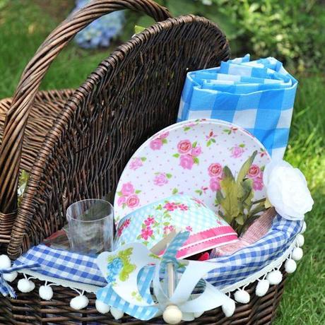 Picknick: Op verzoek organiseren Marjo & Christel een gezellige picknick of heerlijke high tea