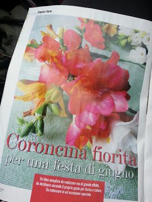 Una coroncina di fiori su Casa in fiore