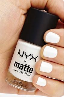 Trend nail | Unghie bianco gesso