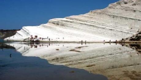 Scala dei Turchi, giornata storica: abbattuto ecomostro