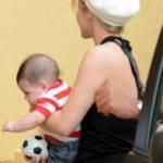 Shakira con il piccolo Milan all'aeroporto di Miami 01