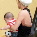 Shakira con il piccolo Milan all’aeroporto di Miami