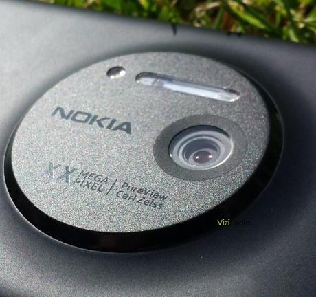 Ecco un video che mostra la lente del Nokia EOS