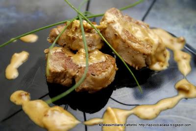 Un'ottima ricetta per un gustoso secondo: Tournedos di filetto di maiale fiammati al brandy con crema di gorgonzola