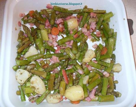 Crumble asparagi, verdure e pancetta