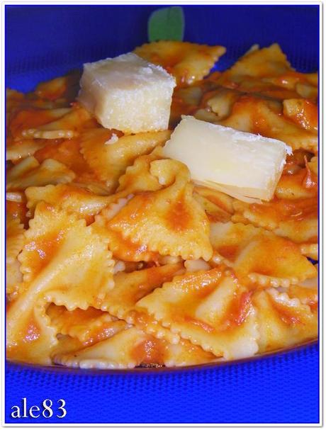 FARFALLE AL POMODORO E SALVIA ALLA ALE